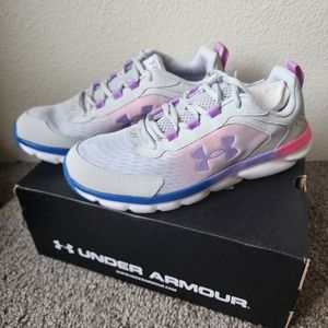 Under Armour Big Kid/Adult 7y Size 7 running shoes new